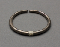 Tlingit%20artist%2C%20%3Cb%3E%3Ci%3E%20Nose%20Ring%3C%2Fi%3E%3C%2Fb%3E%2C%20ca.%201900%2C%20coin%20silver%2C%20Museum%20Purchase%3A%20Indian%20Collection%20Subscription%20Fund%2C%20Rasmussen%20Collection%20of%20Northwest%20Coast%20Indian%20Art%2C%20no%20known%20copyright%20restrictions%2C%2048.3.758